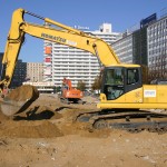 Baggerschuerfen zur Probenahme des Bodenaushubs nach LAGA PN-98 im Rahmen des Tiefgaragenbaus auf dem Alexanderplatz